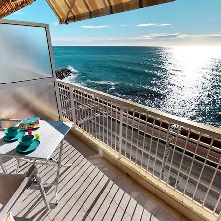 Apartment Le Chateau St Louis - Giotto - Studio Climatise Avec Agreable Terrasse Directement Face A La Mer Mae-5584